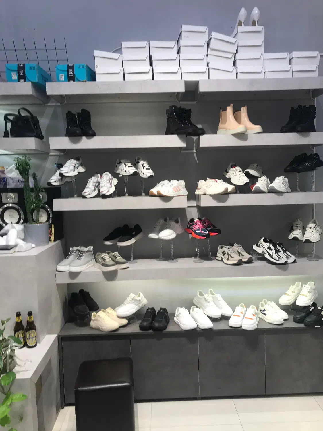 دکور کیف وکفش|فروشگاه و مغازه|مشهد, هفده شهریور|دیوار