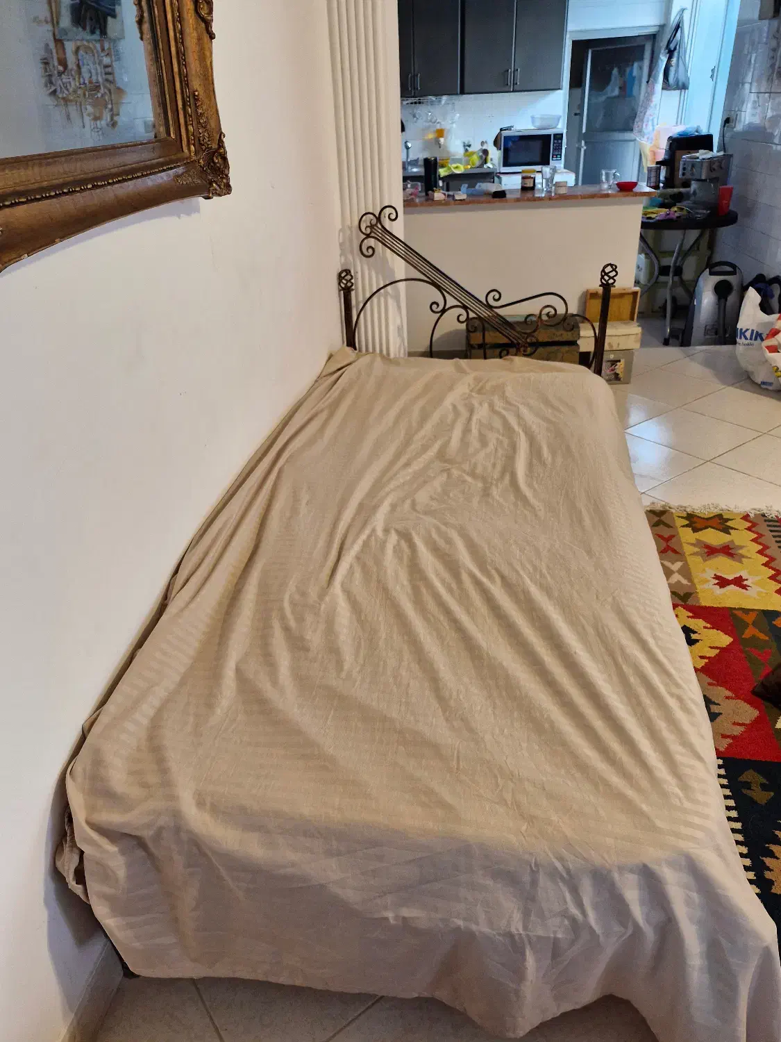 تختخواب یک نفره|تخت و سرویس خواب|بابلسر, |دیوار