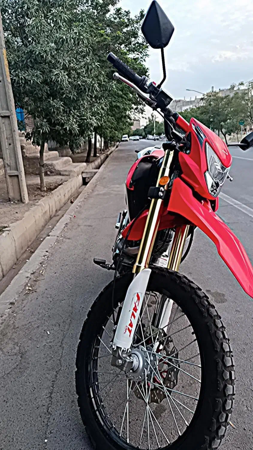 فلات ۲۰۰|موتورسیکلت|تبریز, |دیوار