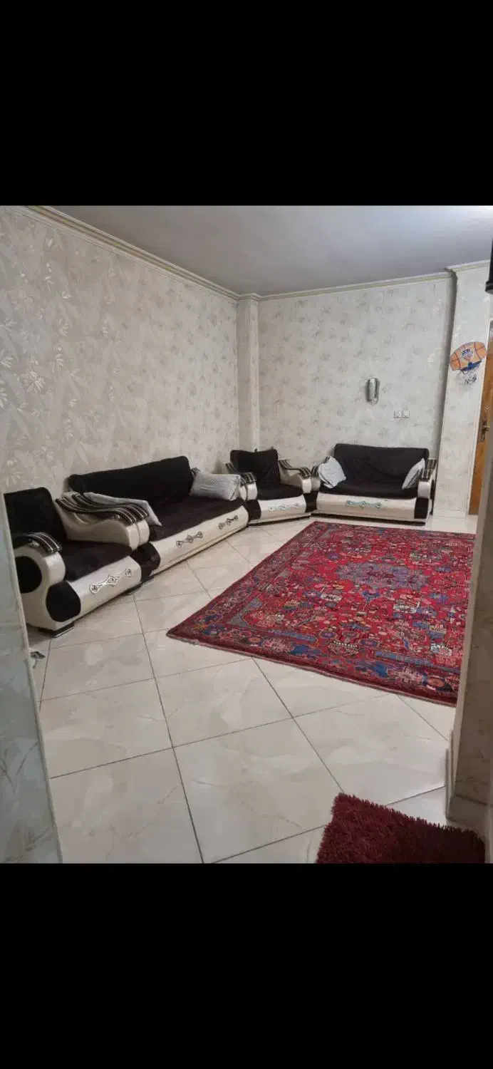 ۷۵ متر ۲ خوابه با پارکینگ و انباری جنت آبادشمالی