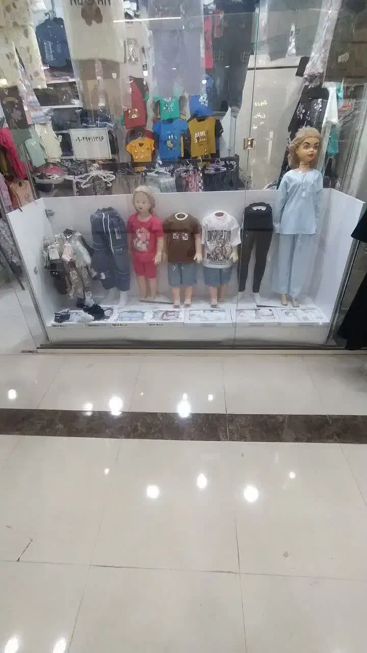 ویترین لباس بچگانه|فروشگاه و مغازه|مشهد, عیدگاه|دیوار