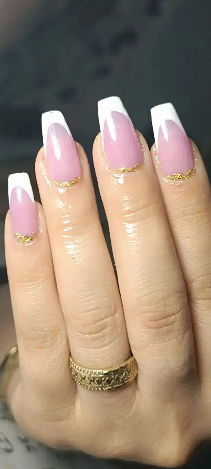 کاشت  ناخن فقط۱۸۰ ژلیش ۱۰۰ لمینت ۱۴۰|خدمات آرایشگری و زیبایی|خرم‌آباد, |دیوار