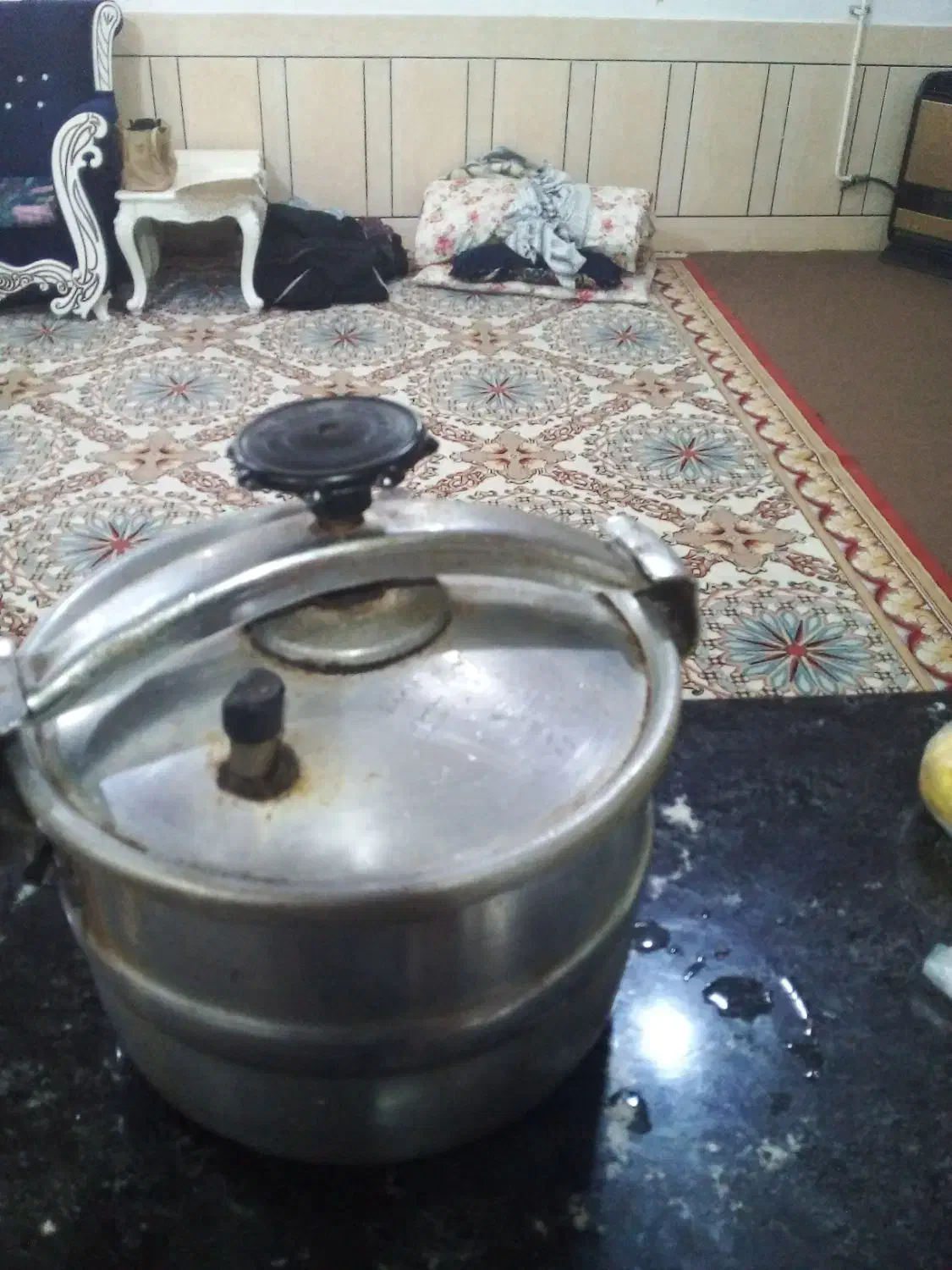 یک عدد زوپز|ظروف پخت‌وپز|اندیمشک, |دیوار