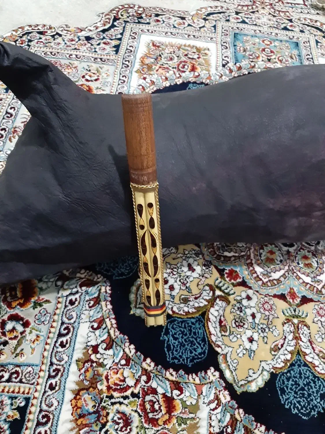 نی انبان|سازهای بادی|شیراز, لشکری‎|دیوار