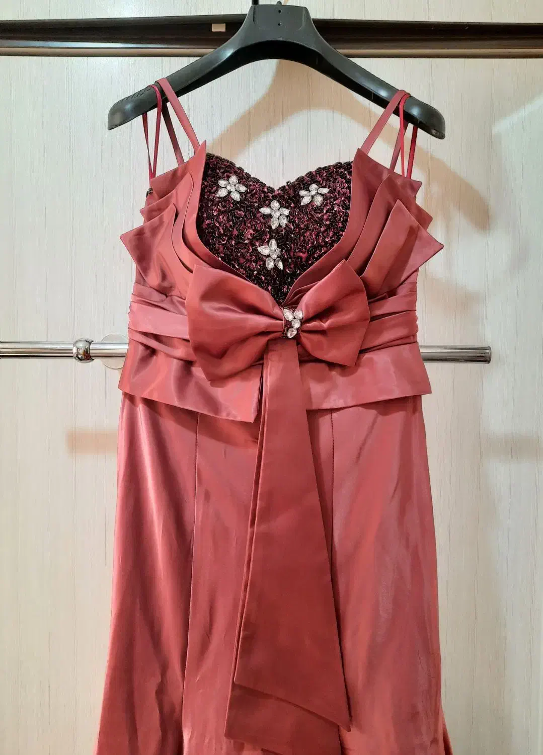 لباس مجلسی|لباس|تهران, والفجر (افسریه)|دیوار