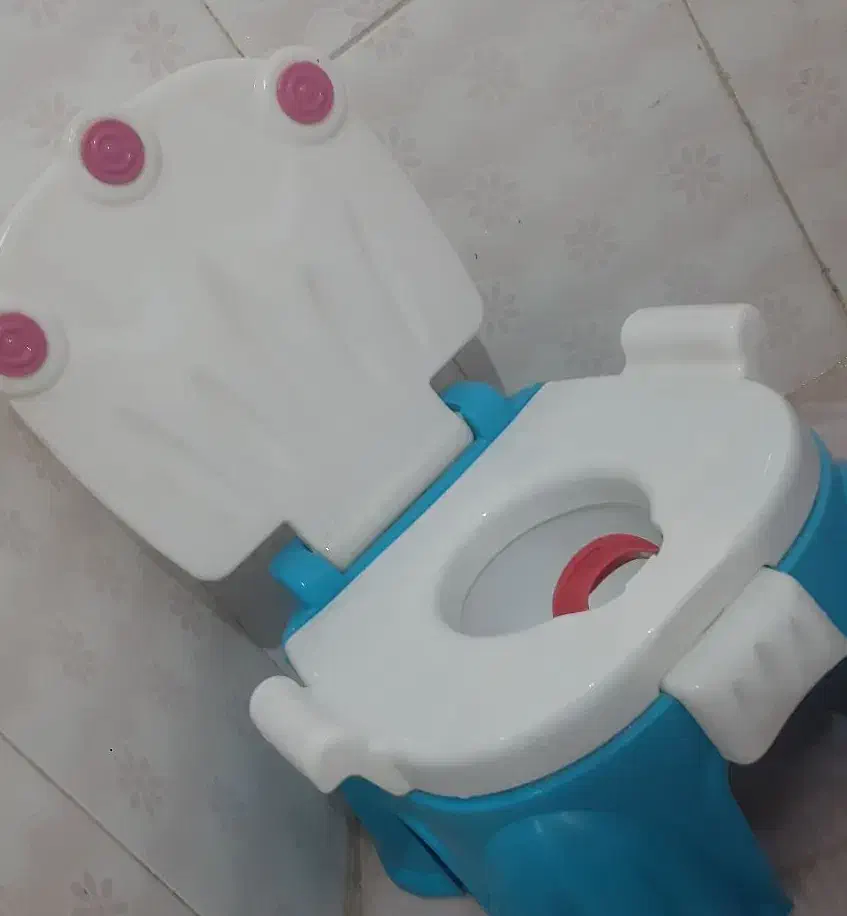 توالت فرنگی کودک|اسباب و اثاث بچه|بیرجند, |دیوار