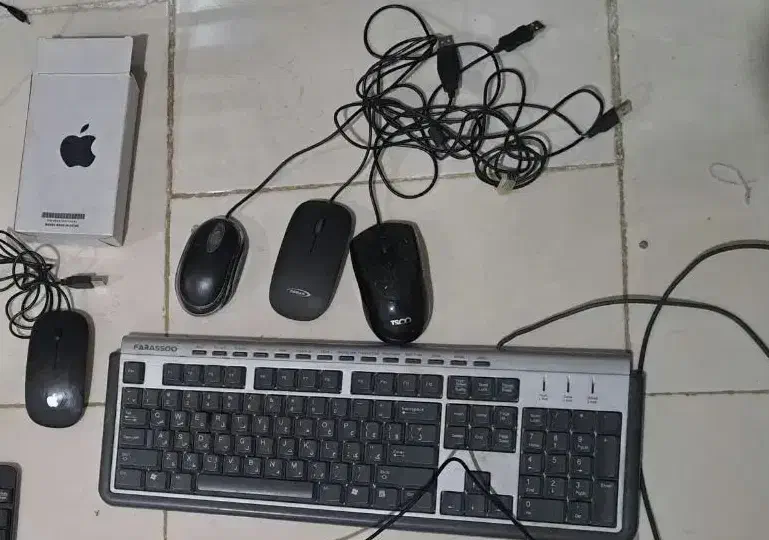 تعدادی کیبرد و موس و اسپیکر کامپیوتر|قطعات و لوازم جانبی رایانه|پردیس, فاز ۸|دیوار