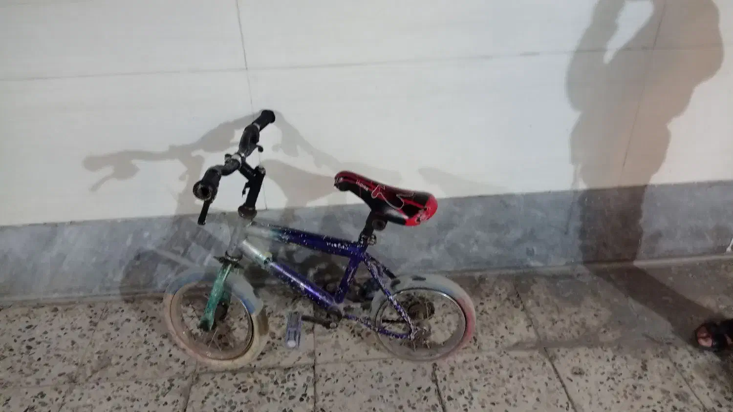 دوچرخه ۲۴و۱۲ به فروش می رسد.|دوچرخه، اسکیت، اسکوتر|باوی, |دیوار