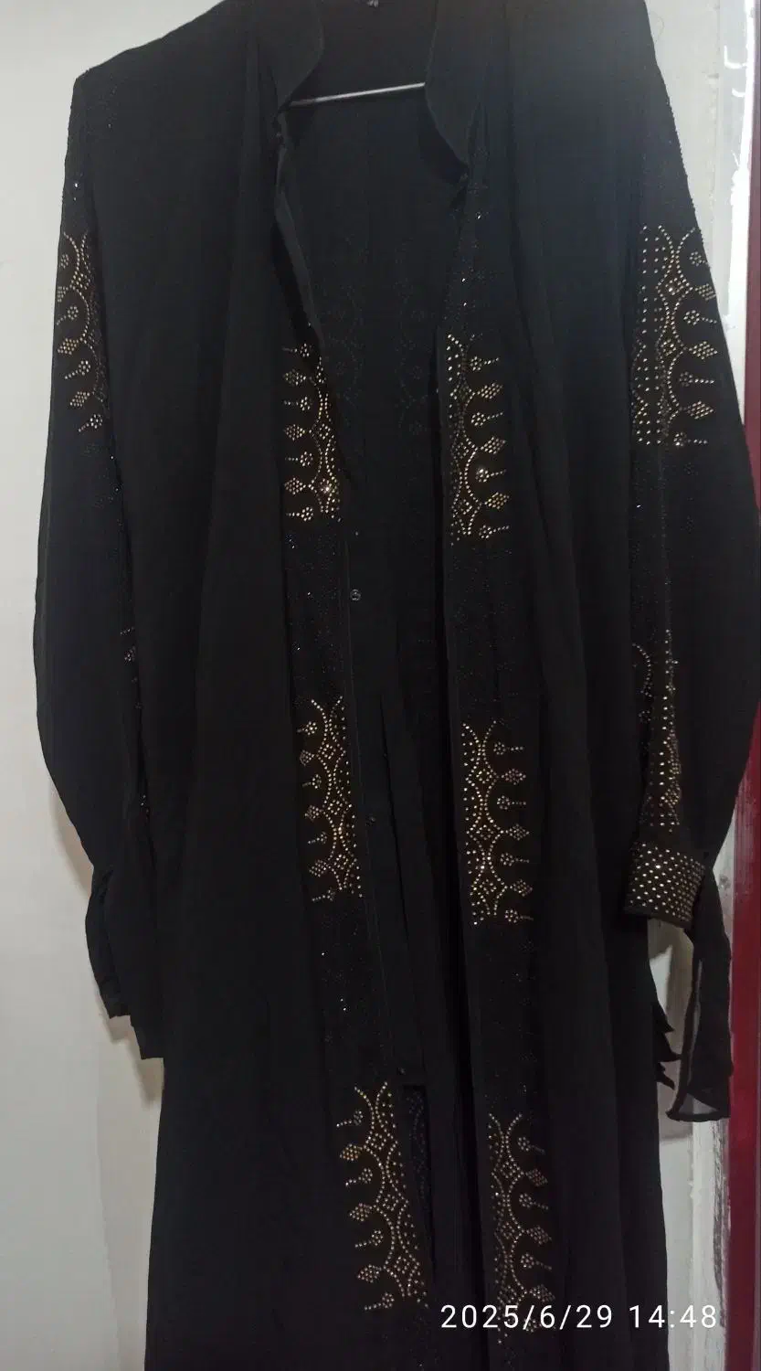 مانتو عبا|لباس|مشهد, طبرسی شمالی|دیوار