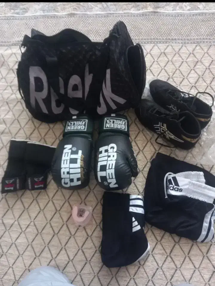 دستکش بوکس|تجهیزات ورزشی|قم, الوندیه و گذر صادق|دیوار