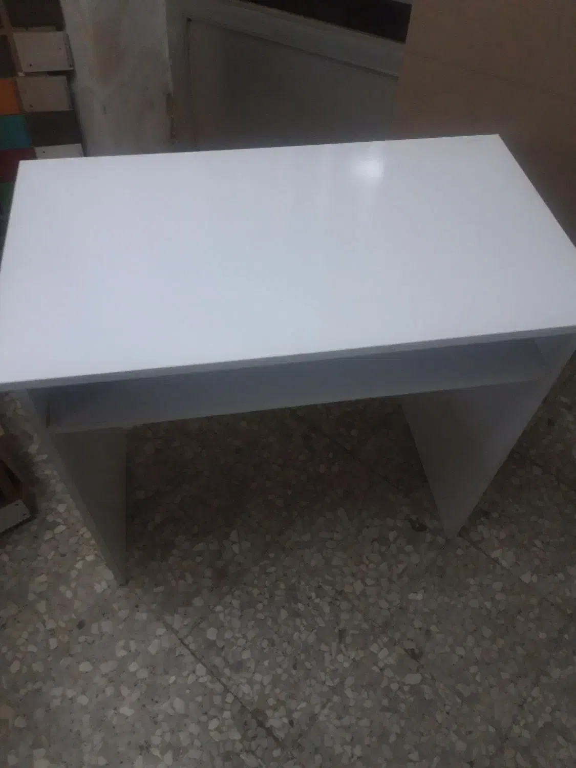 میز ناخن تحریر لب تاب|میز تحریر و کامپیوتر|رشت, دیانتی|دیوار