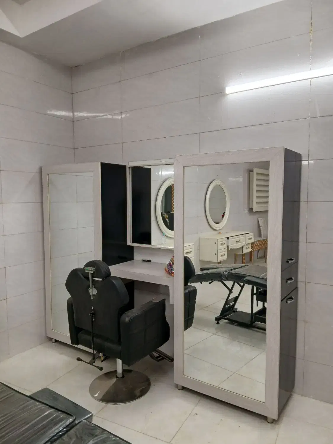 تمامی وسایل سالن آرایشگاهی|آرایشگاه و سالن‌های زیبایی|کرمانشاه, |دیوار