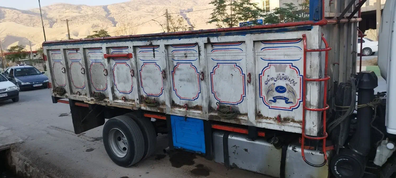 اطاق ایسوزو|خودرو سنگین|آبدانان, |دیوار