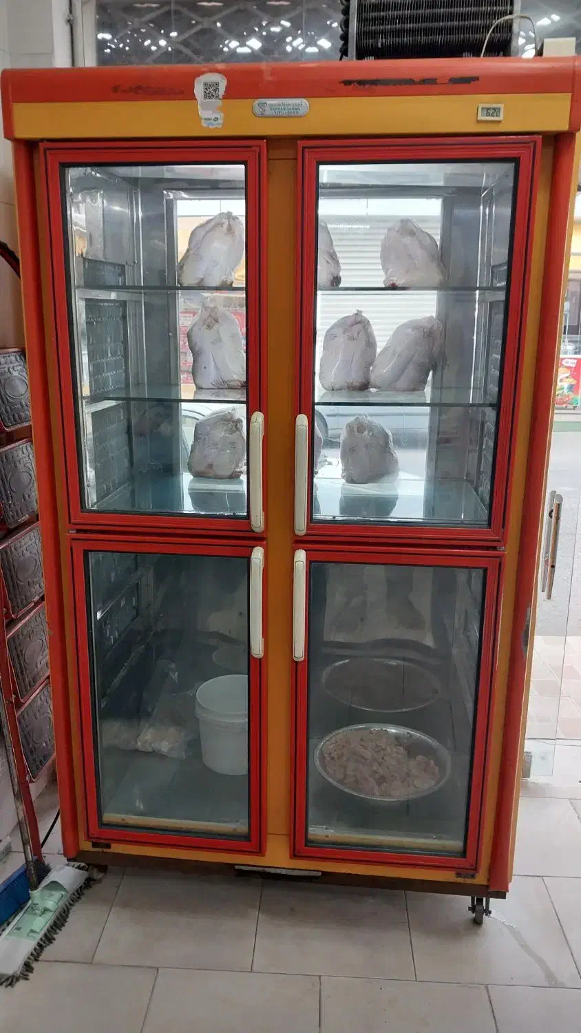 فروش یک عدد یخچال ویترینی چهار در|فروشگاه و مغازه|رشت, سیا اسطلخ|دیوار