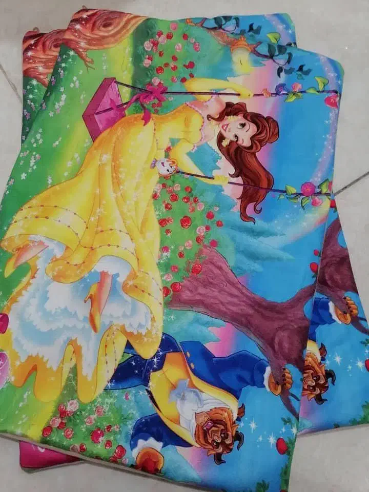 روبالشتی|رختخواب، بالش، پتو|طبس, |دیوار