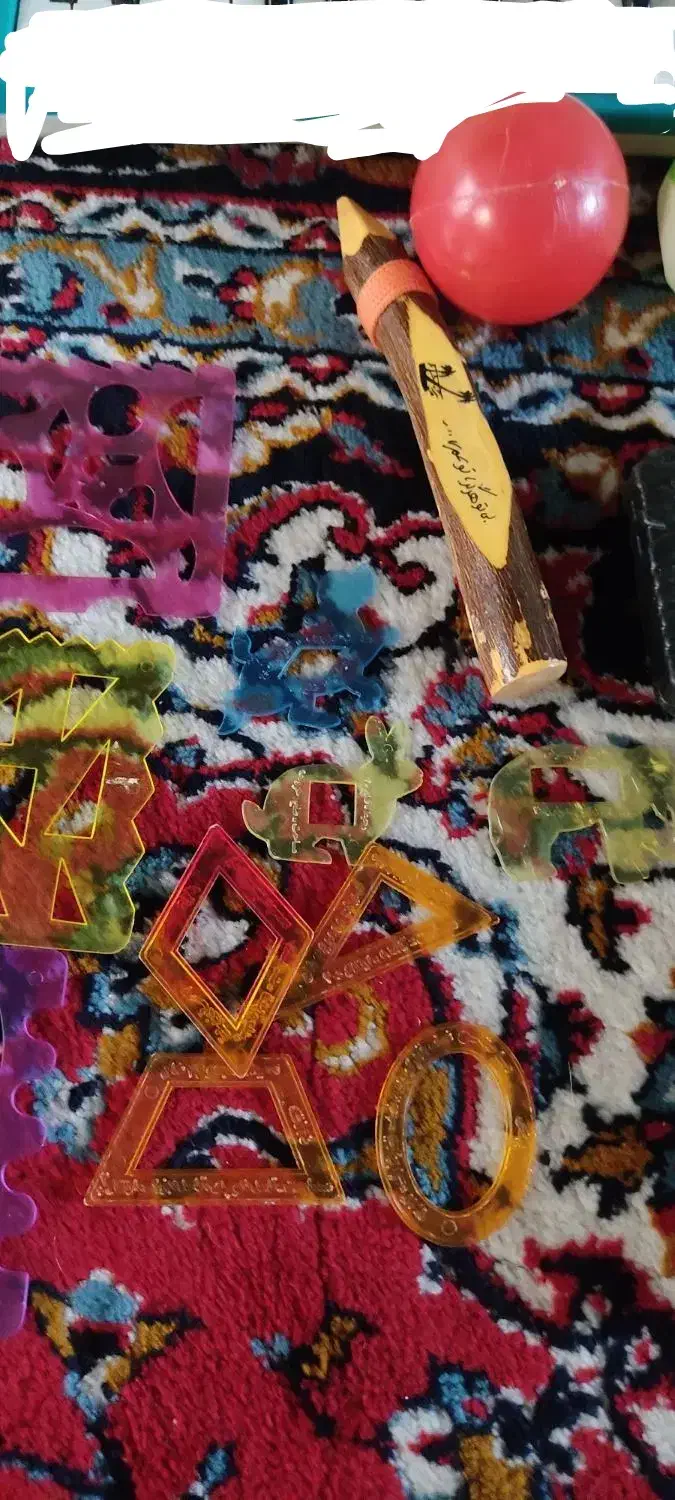 چند عدد اسباب بازی و خط کش و دو‌عدد بازی سرگرمی|اسباب‌‌بازی|تبریز, |دیوار