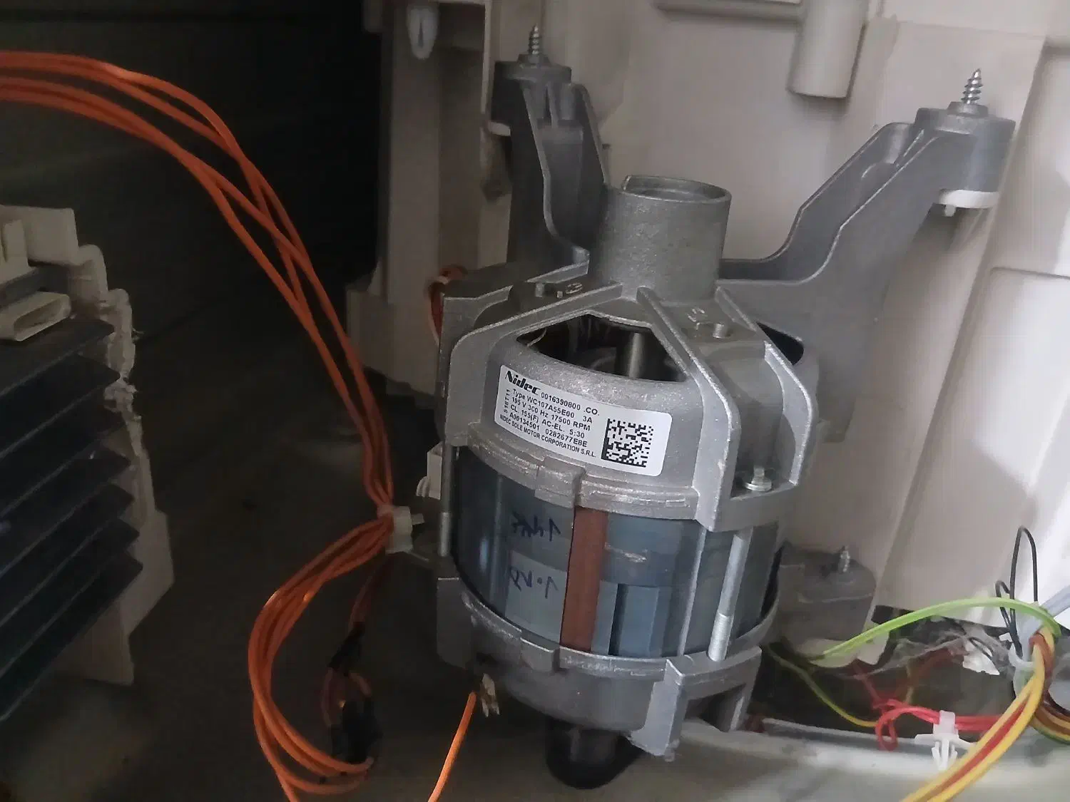 لباسشویی|ماشین لباسشویی و خشککن لباس|اهواز, کوی آغاجاری|دیوار