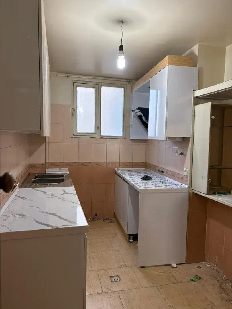 ۶۲متر/تکواحدی/طبقه اول/پارکینگ سندی غیرمزاحم