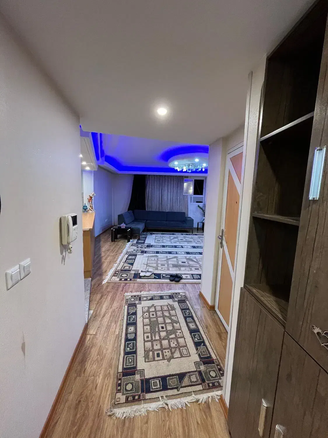 اقامتگاه خانوادگی|اجارهٔ کوتاهمدت آپارتمان و سوئیت|شیراز, فرهنگ شهر|دیوار