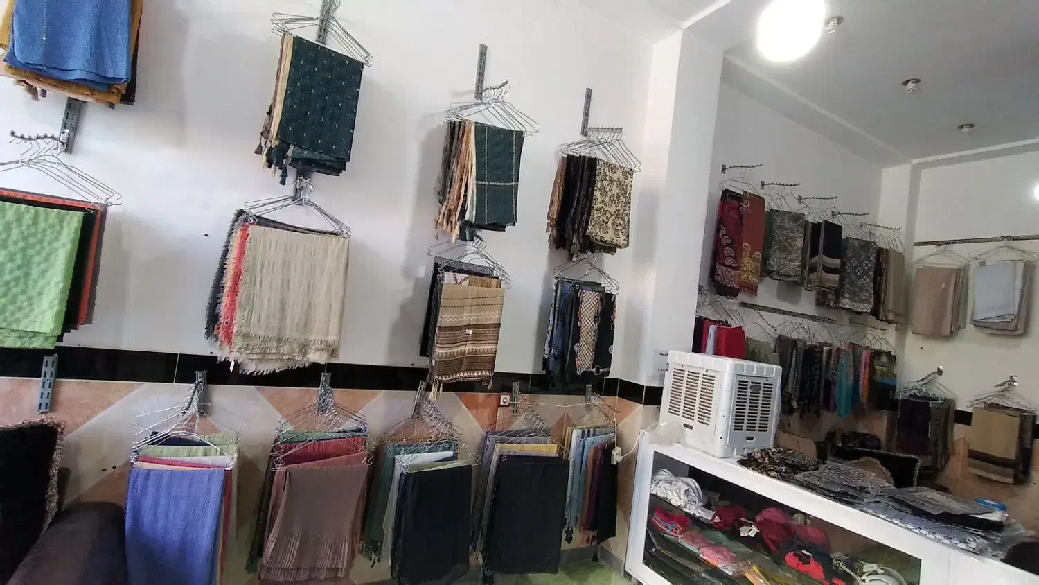 واگذاری اجناس شال و روسری|لباس|قشلاق دشت, |دیوار