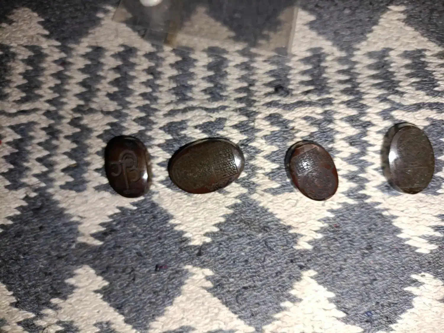 فروش حدید ، کهربا و سنگ خورشید|جواهرات|میبد, |دیوار