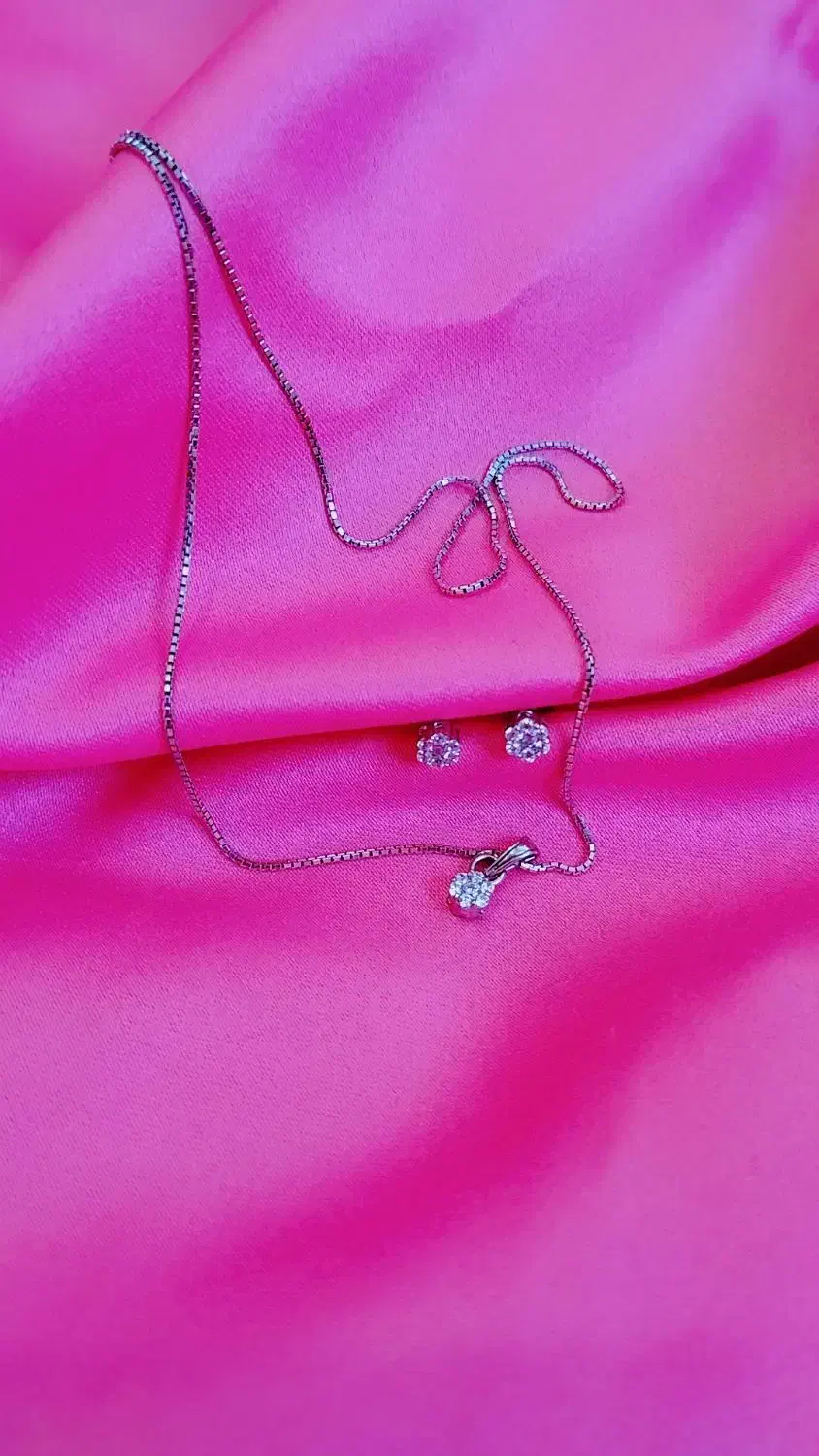 بیخ گوشی/گل گوش/مدالیوم/دستبند.نقره|جواهرات|رباط‌کریم, رباط‌کریم|دیوار