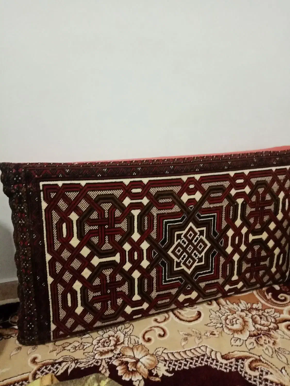 پشتی سالم|پشتی|سبزوار, فرهنگیان|دیوار