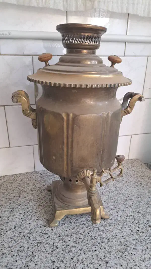 سماور آنتیک و شومینه گازی|کلکسیون اشیاء عتیقه|اراک, |دیوار