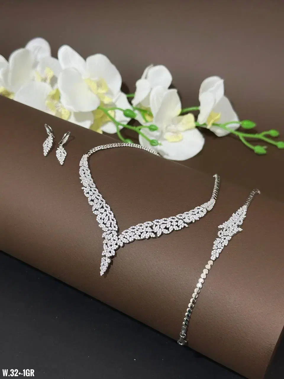 سرویس نقره ورساچ و الیزابت دستبند نقره کپی طلا|بدلیجات|تبریز, |دیوار