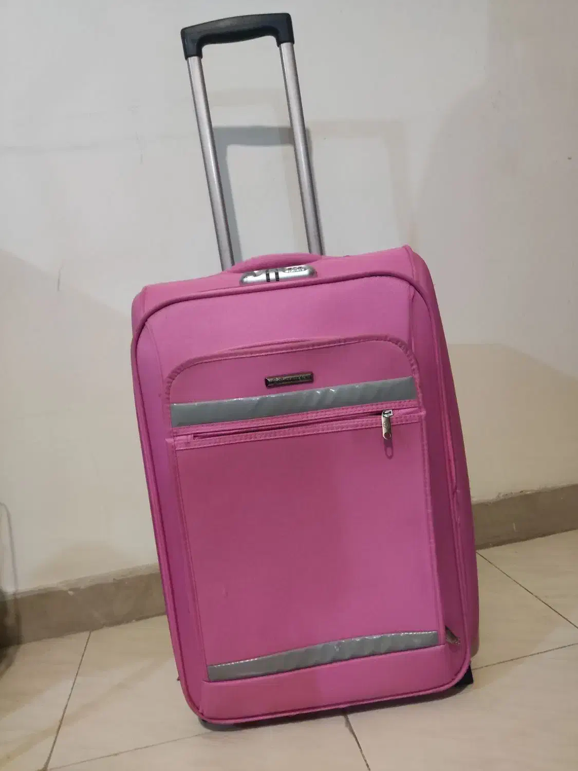 چمدان چرخ دار نو|کیف، کفش، کمربند|اندیشه, شهرک صدف|دیوار