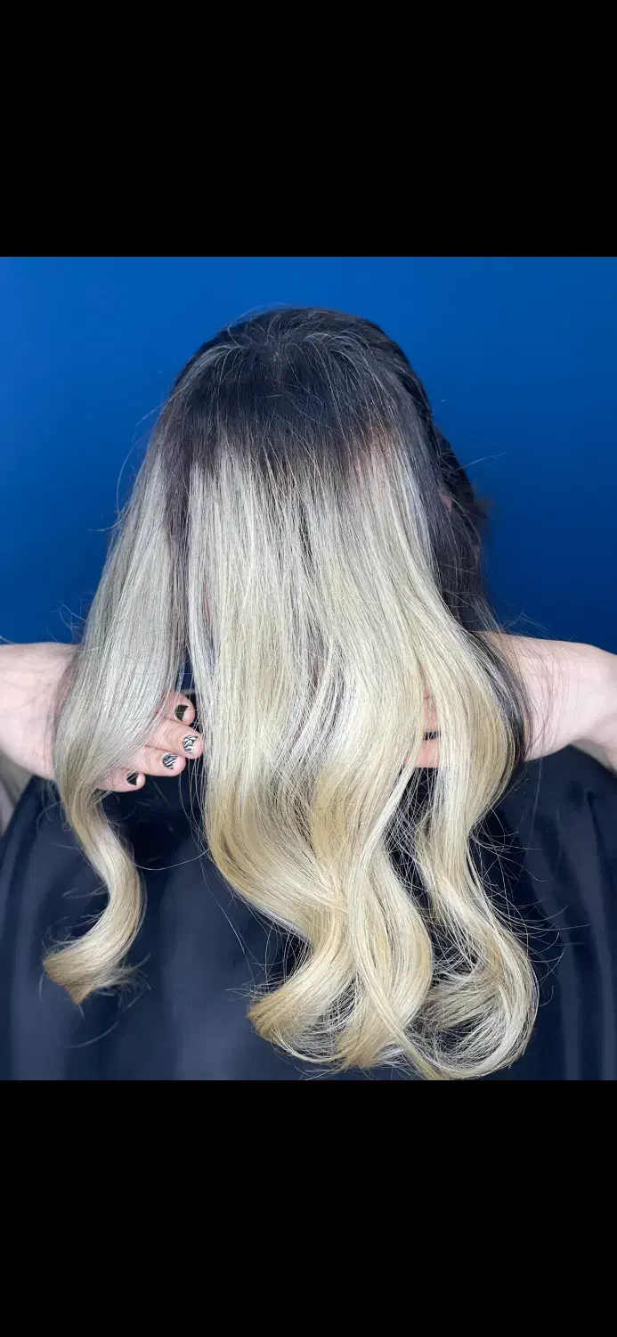 رنگ و لایت|خدمات آرایشگری و زیبایی|رشت, گلباغ نماز|دیوار