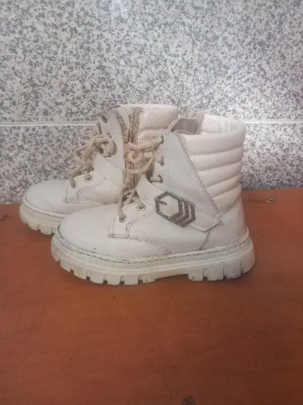 پوتین سایز۳۰|کفش و لباس بچه|سنندج, |دیوار