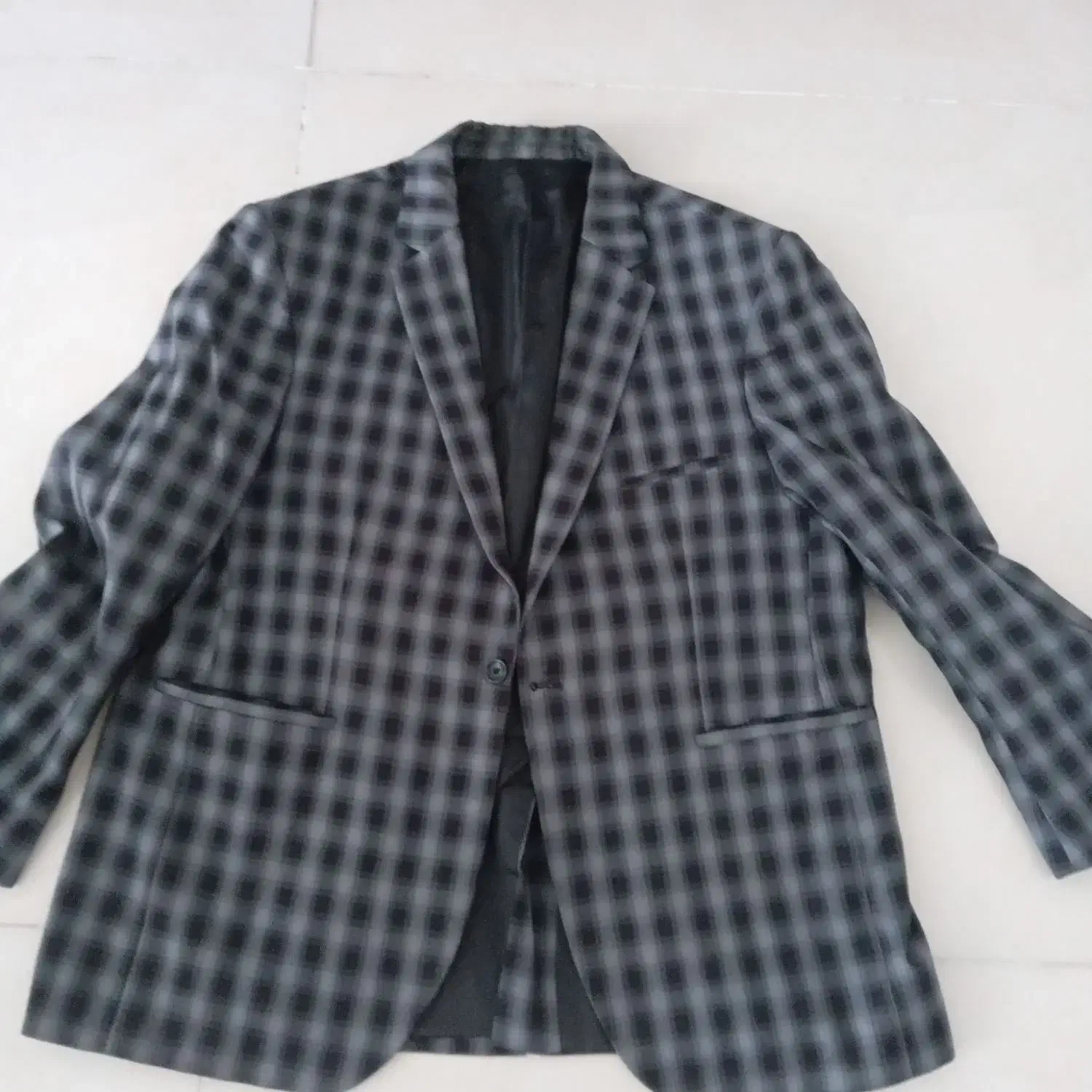 کت تک مردانه|لباس|اصفهان, رکن الدوله شرقی|دیوار