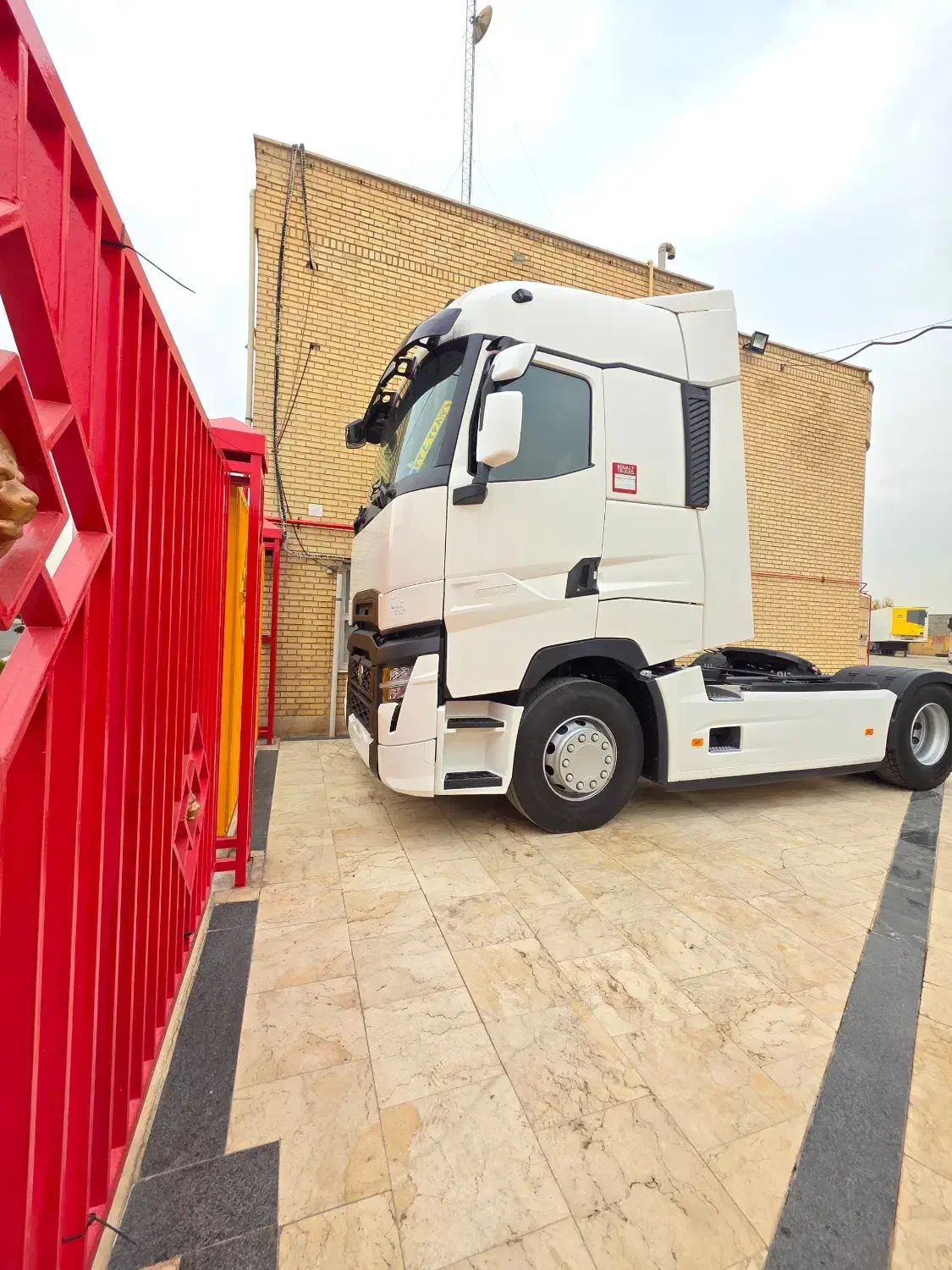 رنو۲۰۲۳|خودرو سنگین|اسلامشهر, ملکآباد|دیوار