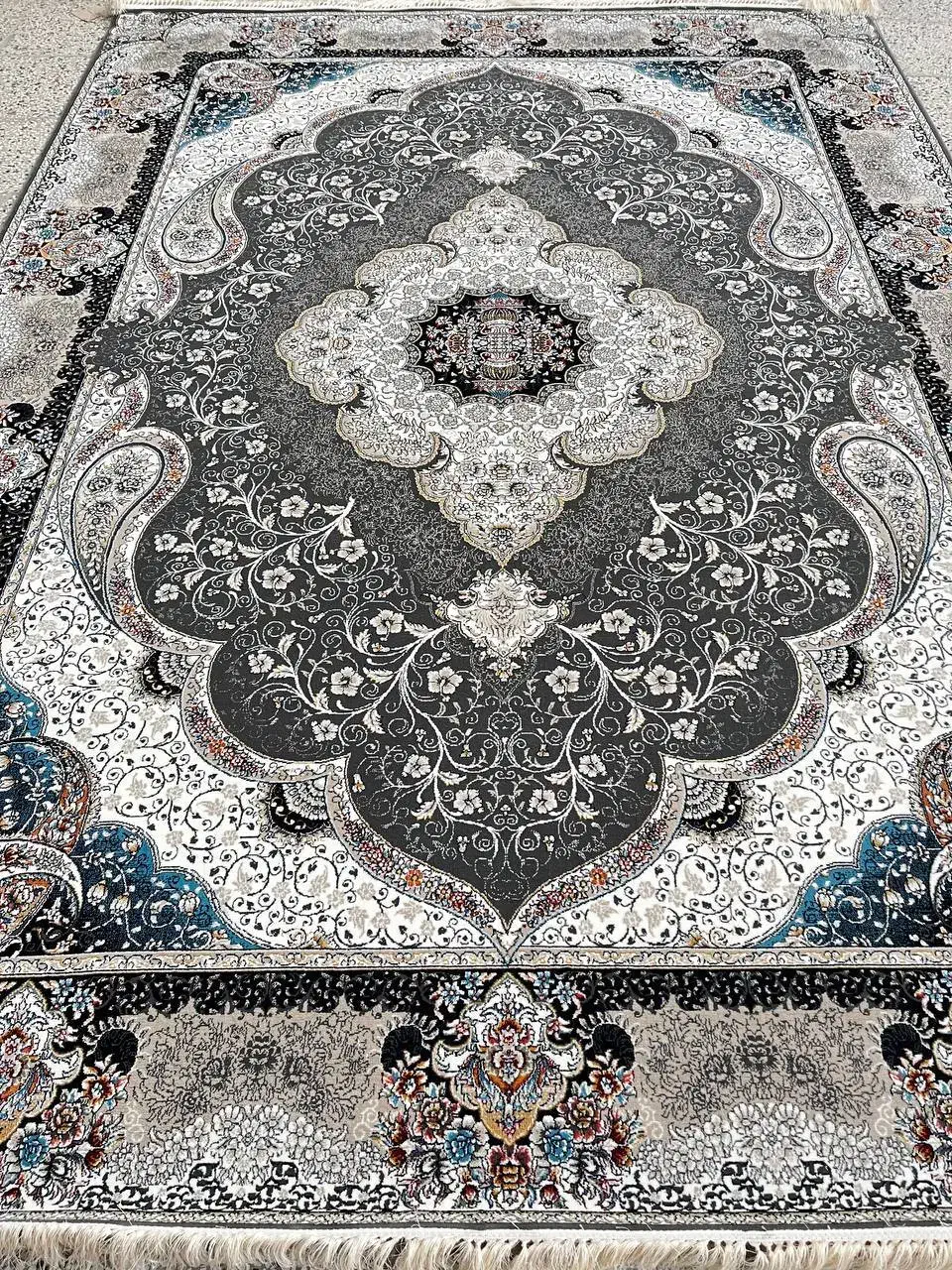 فرش تمنای کویر|فرش|قم, سالاریه|دیوار