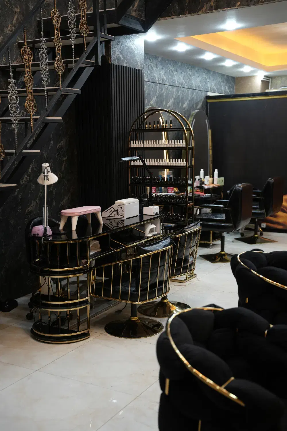 اجاره صندلی درلوکس ترین سالن اندیشه فاز۱ شهرک مریم|خدمات آرایشگری و زیبایی|اندیشه, شهرک مریم|دیوار