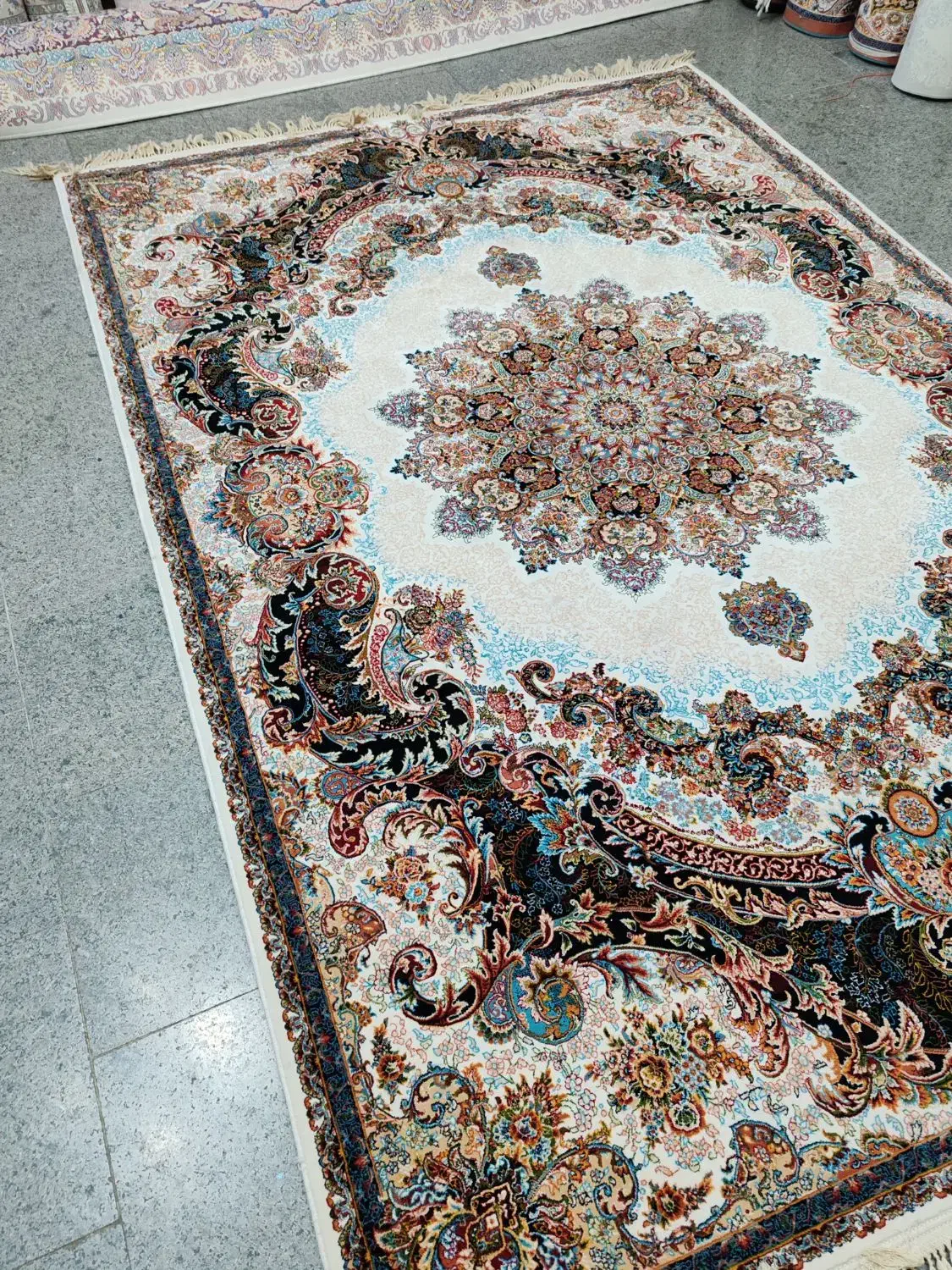 2تخته فرش 6متری کرم سورمه ای  700شانه|فرش|قم, نیروگاه|دیوار