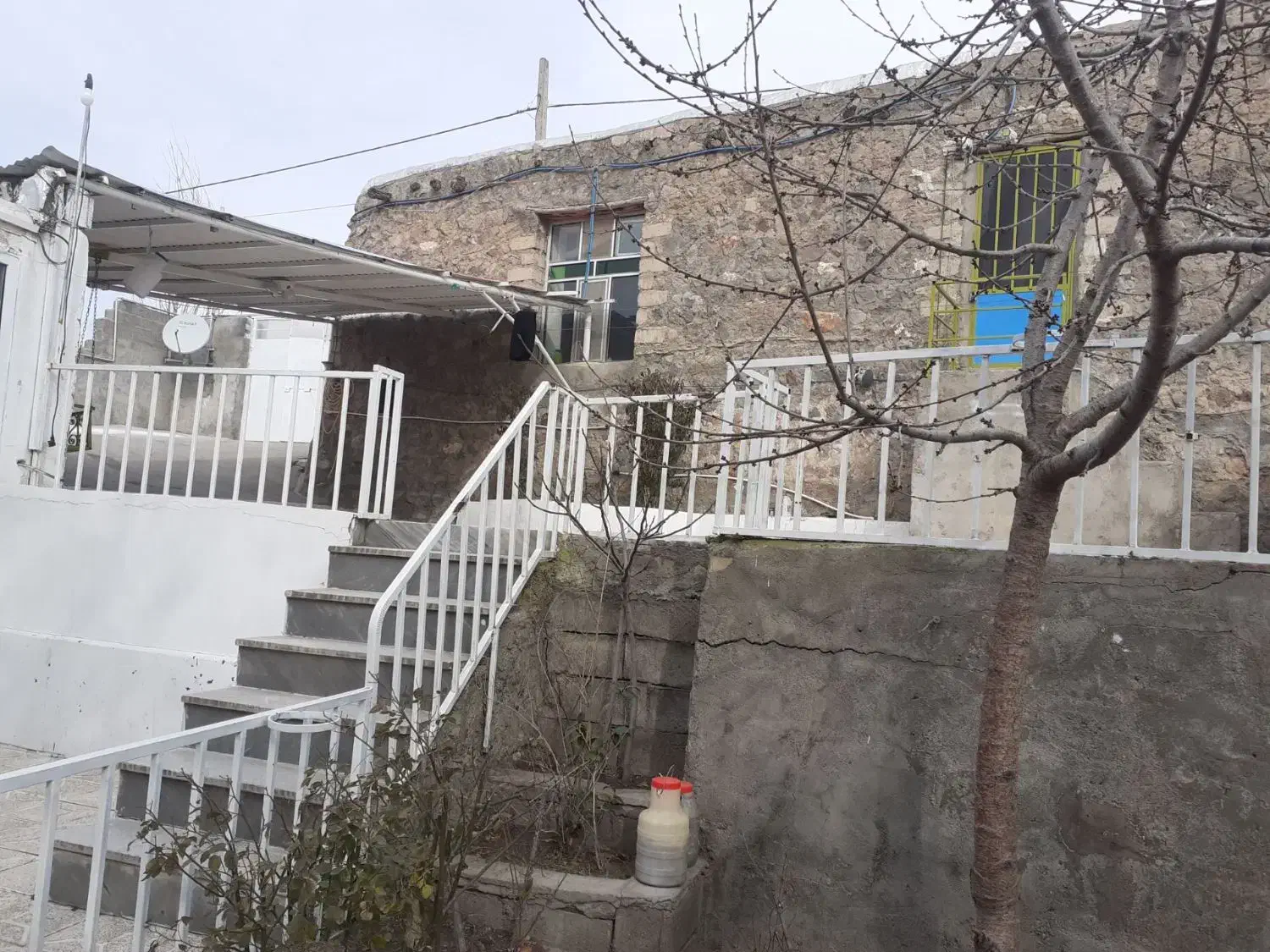 فروش خانه و باغ با امتیاز آب و برق و گاز و تلفن|فروش خانه و ویلا|مشگین شهر, |دیوار