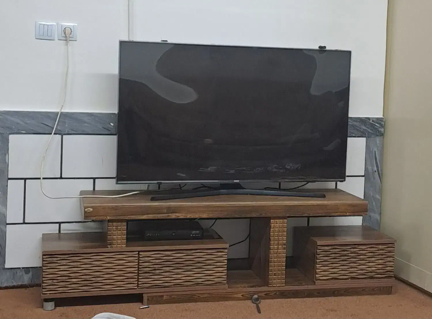 تلوزیون با زیر تلوزیون|تلویزیون و پروژکتور|نورآباد ممسنی, |دیوار