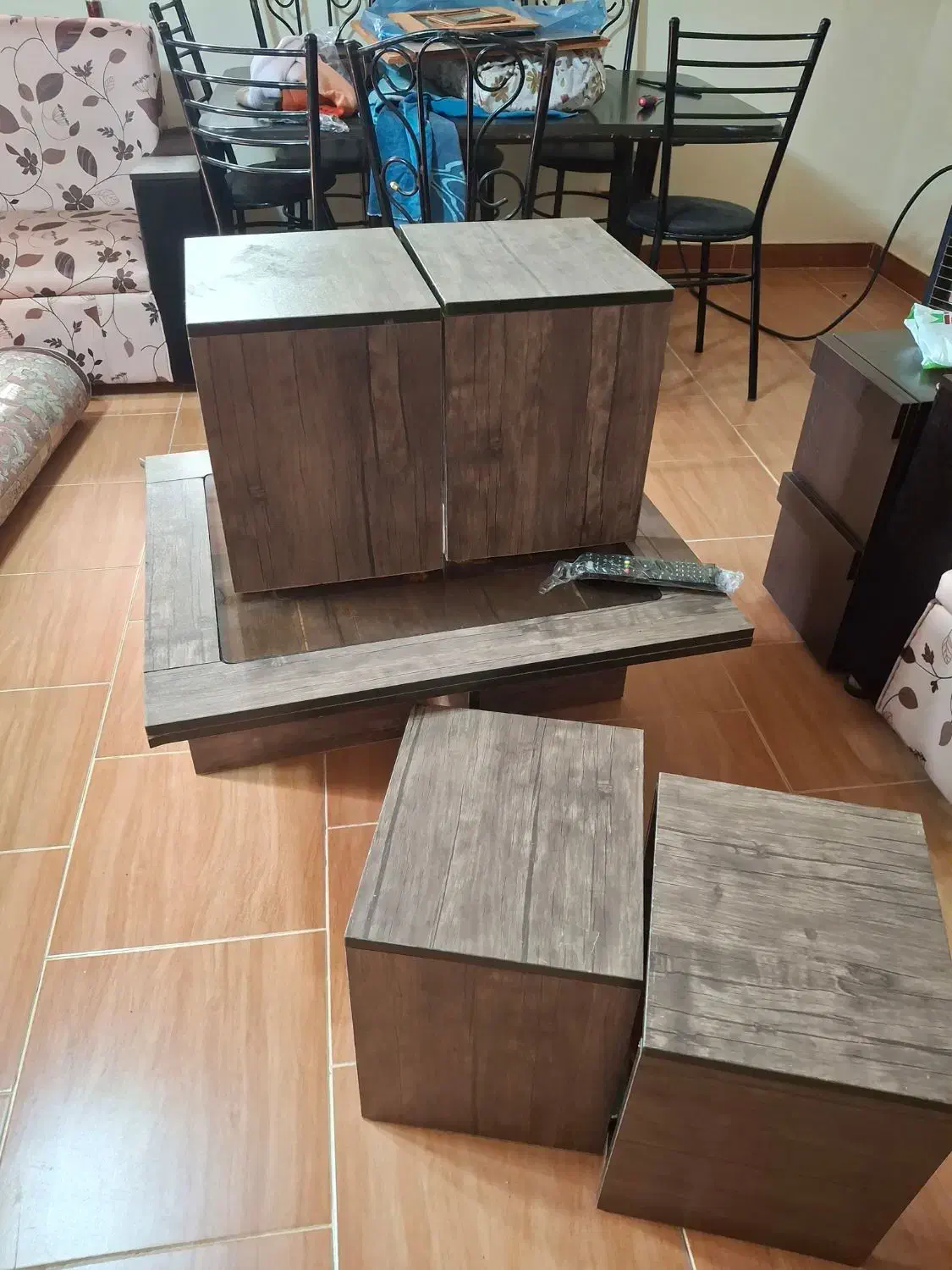 مبل هفت ففره و میز وسط و عسلی|مبلمان خانگی و میز عسلی|هادی شهر, |دیوار