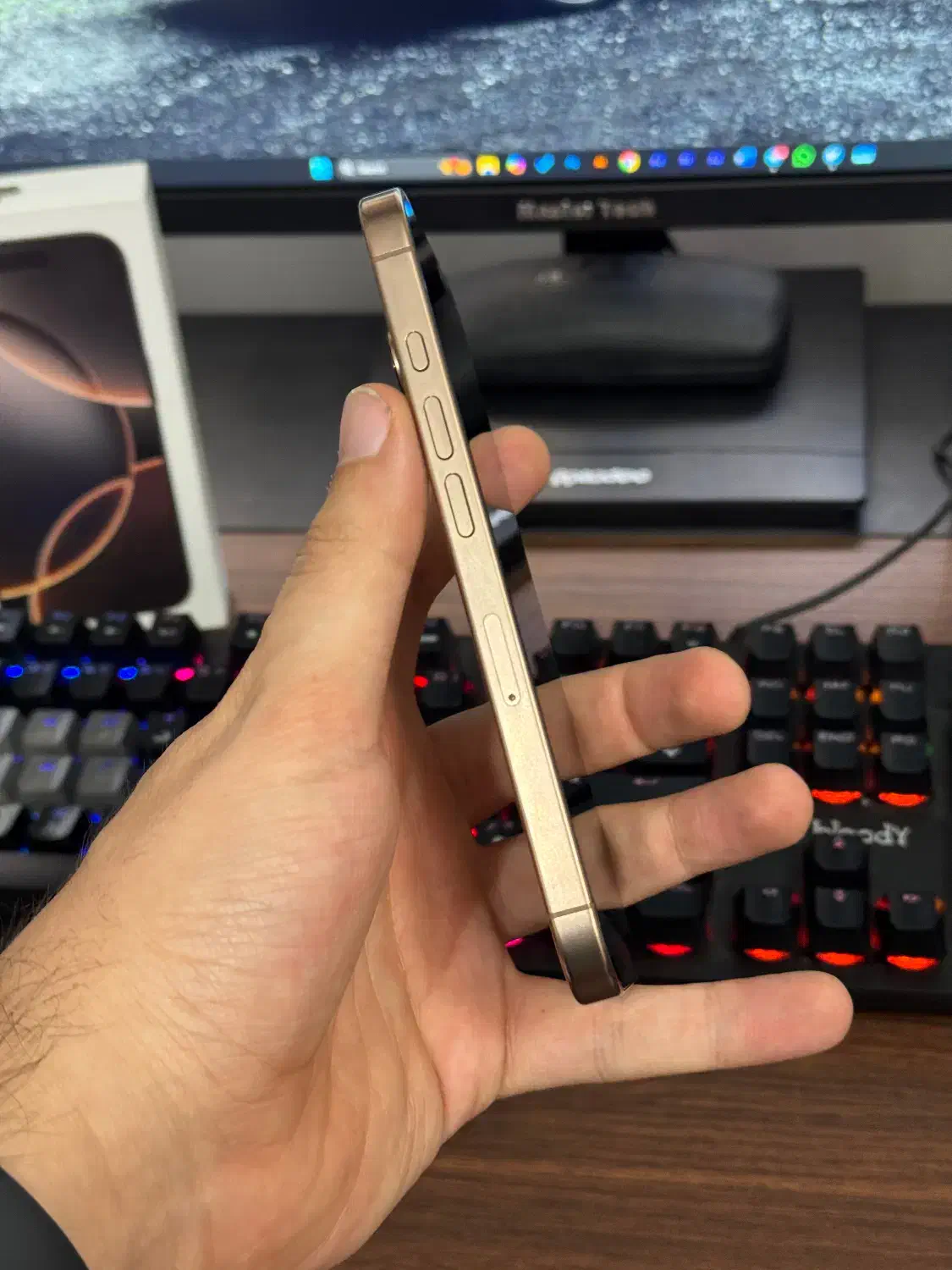 آیفون 16 پرو ZA مشابه آک با ۲ ماه آنتن - باتری ۱۰۰|موبایل|مشهد, سجاد شهر|دیوار