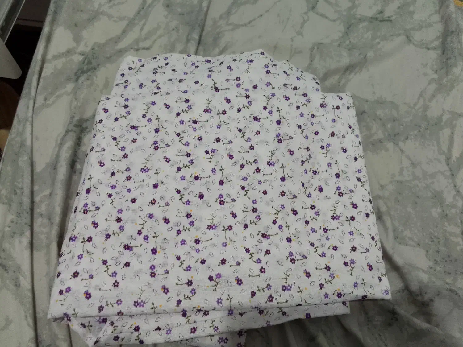 چادر نماز|لباس|مهاجران, |دیوار