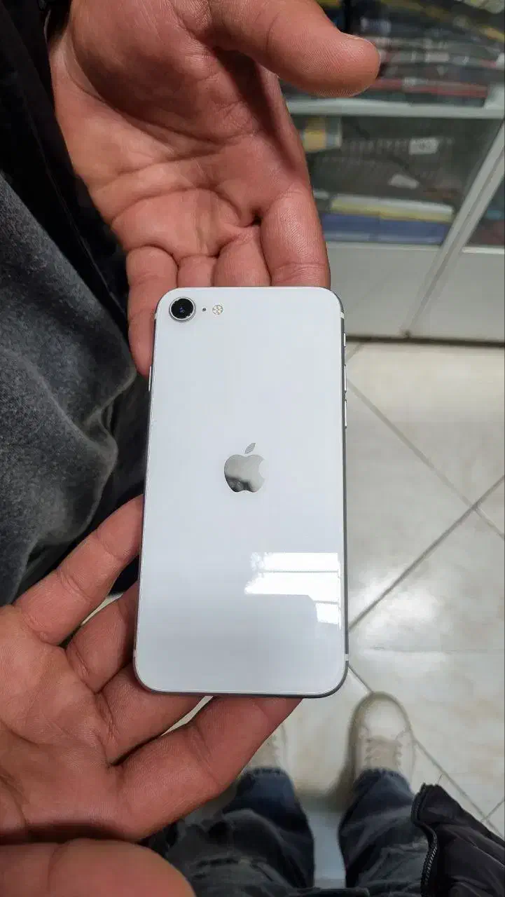 ایفون se 2020|موبایل|نیشابور, فردوسی جنوبی|دیوار