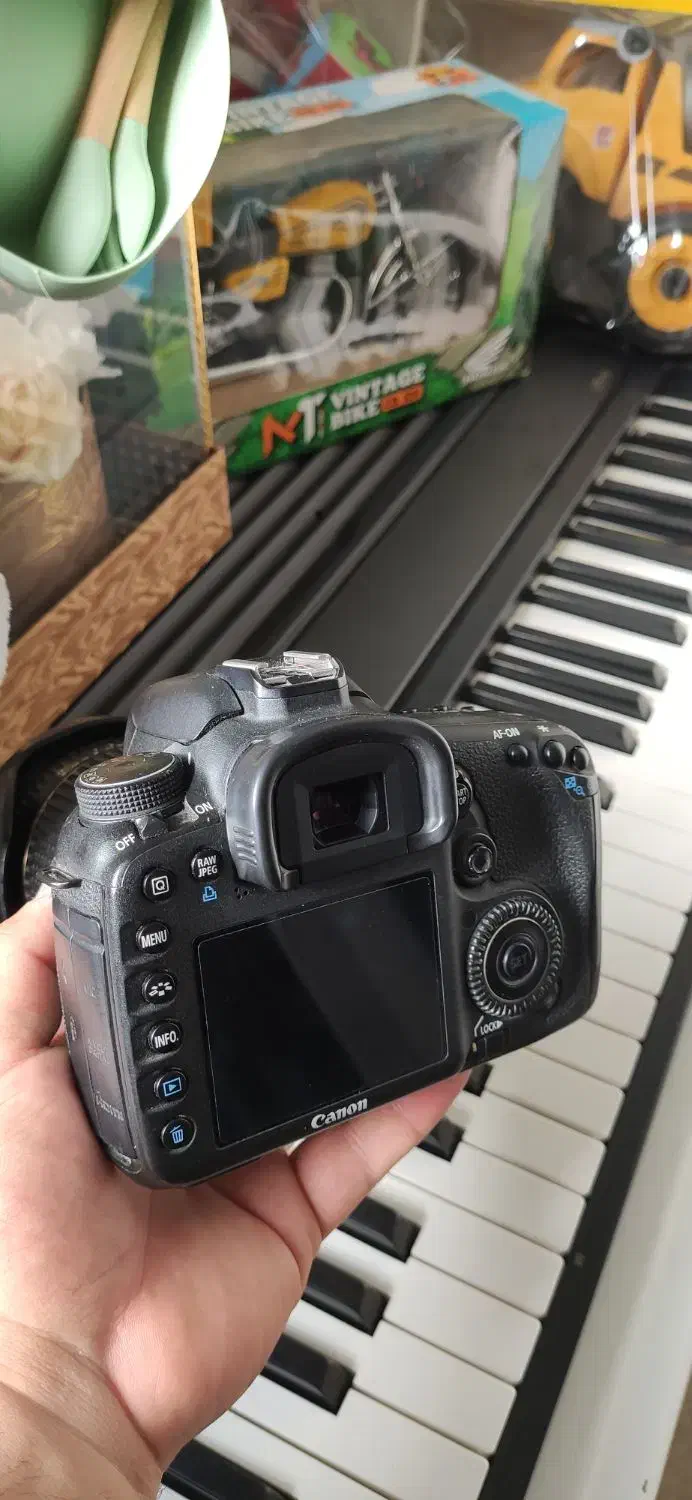 دوربین عکاسی 7D|دوربین عکاسی و فیلم‌برداری|شیراز, گود عربان|دیوار