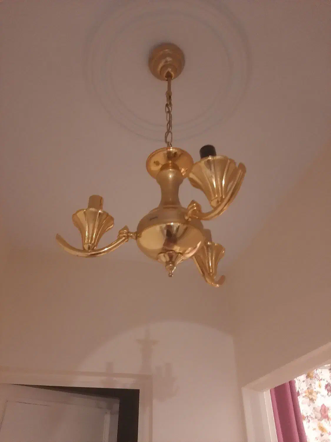 لوستر ۳شاخه برنج ابکاری طلا|لوستر و چراغ آویز|تهران, یوسف‌آباد|دیوار