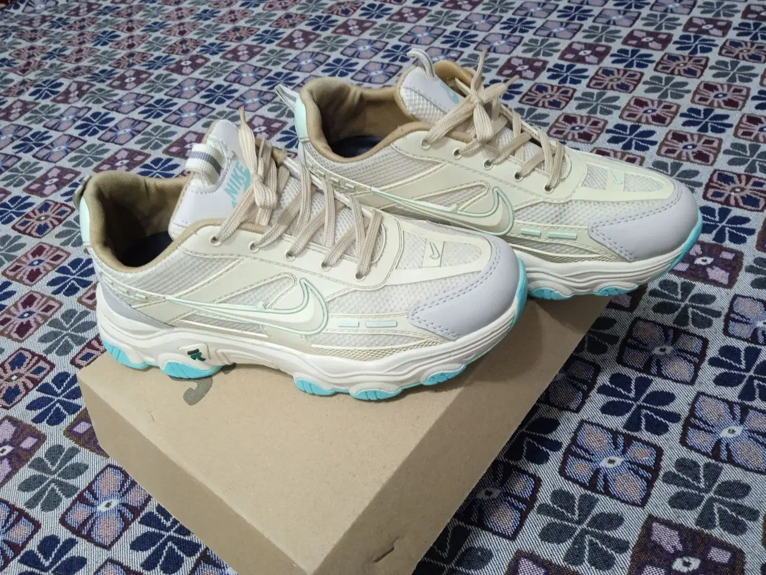 کفش اسپرت در حد نو.|کیف، کفش، کمربند|بیرجند, |دیوار