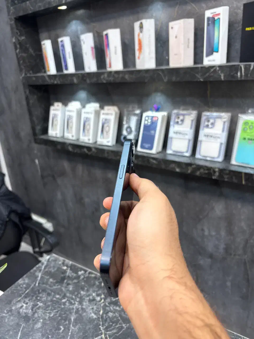 آیفون ۱۳ نرمال|موبایل|اصفهان, باغ زرشک|دیوار