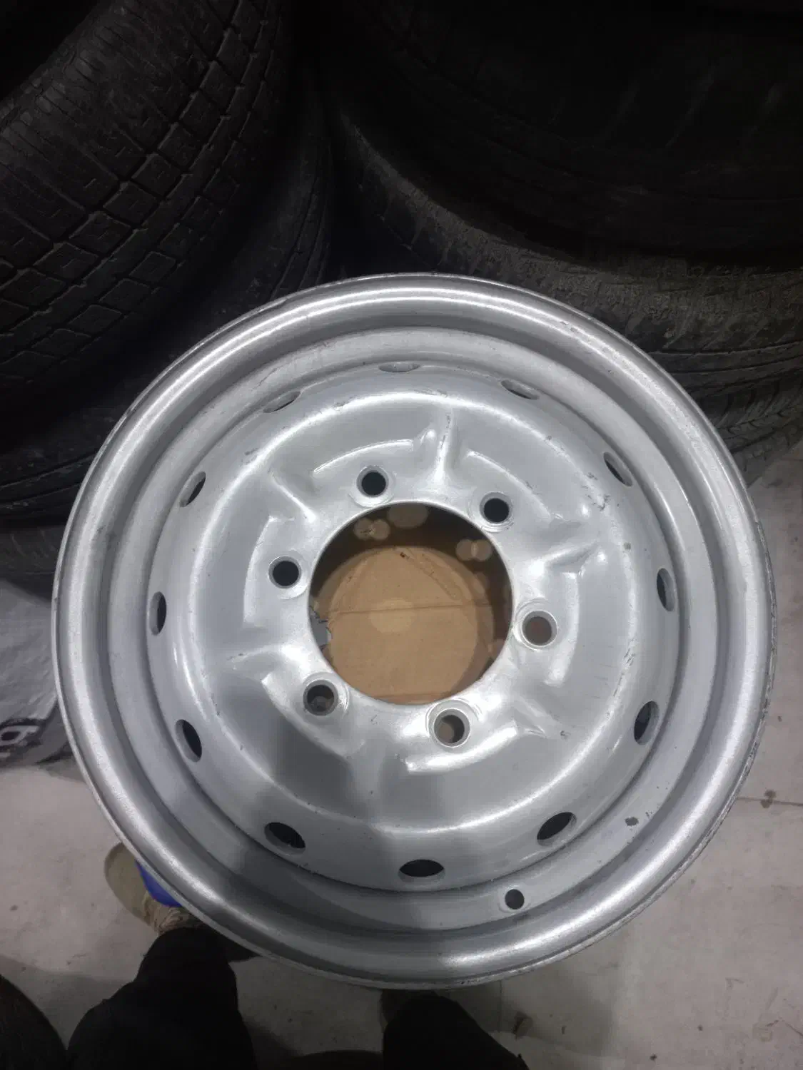 رینگ لاستیک تیوبلس نیسان سایز ۱۶ و ۱۷.۵نو دست دو|قطعات یدکی و لوازم جانبی|آستانه اشرفیه, |دیوار