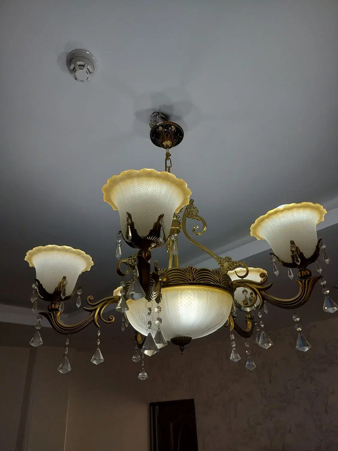 لوستر پنج شاخه طرح برنز|لوستر و چراغ آویز|اندیشه, شهرک مریم|دیوار