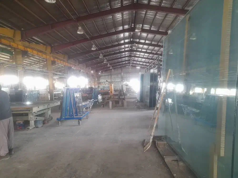 فروش واجرای نصب شیشه سکوریت و لمینت|خدمات پیشه و مهارت|اندیکا, |دیوار